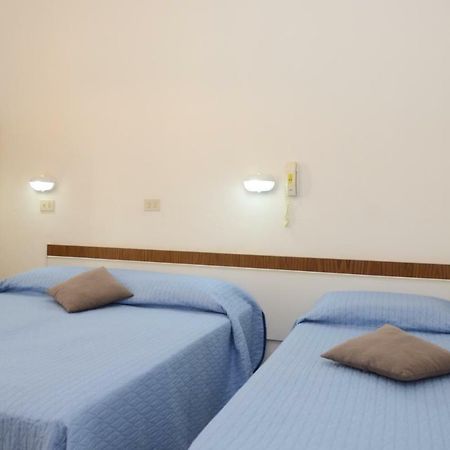 Residence Edera Ріміні Екстер'єр фото