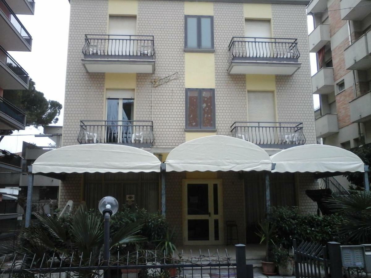 Residence Edera Ріміні Екстер'єр фото